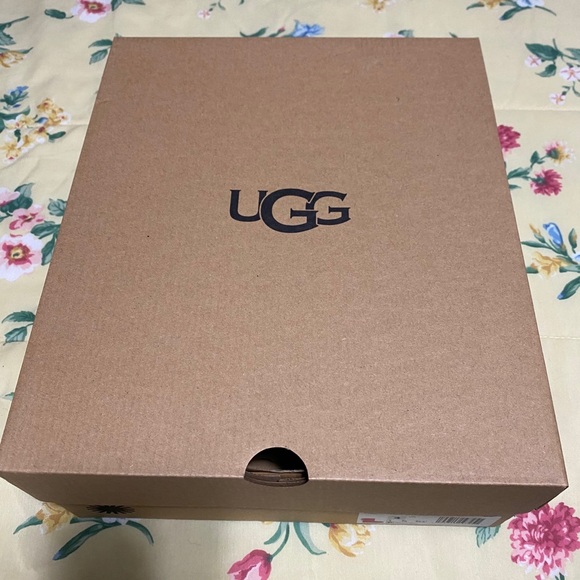 *NEW* Pink Bailey Bow Striped Uggs Size4 - Picture 7 of 7